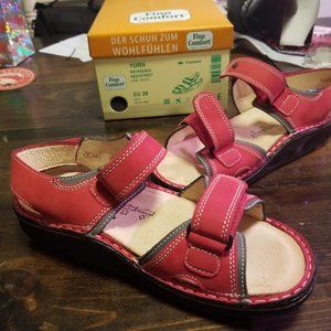 Finn Comfort-Patagonia style sandal, Red; size 38